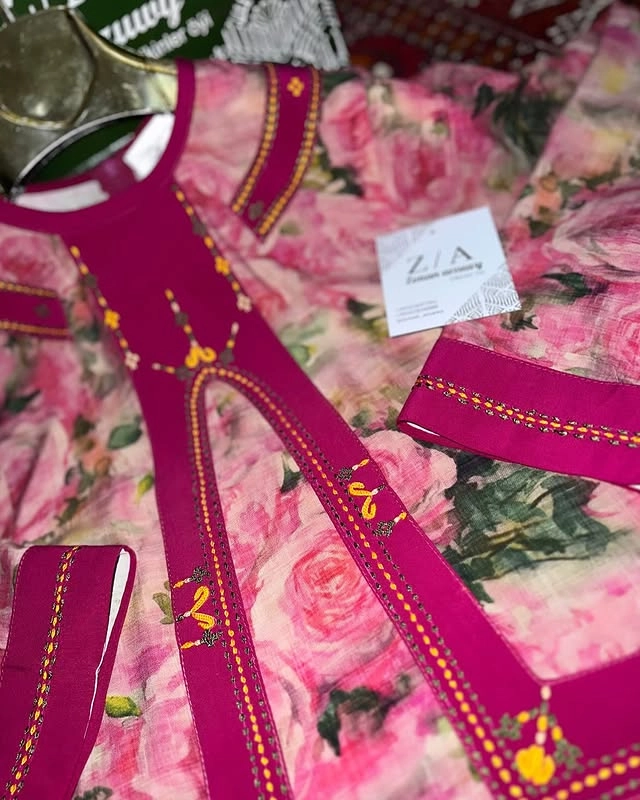 Türkmen fasonlar pombarh fasonlar Fasonlar 2025 fasonlar fason moda modalar Bezen bezen Türkmen fasonlar 2026 Türkmen fasonlar 2025 Türkmen fasonlar 2024 Türkmen fasonlar 2023 turkmenistan türkmenistan turkmen türkmen ashgabat  asgabat aşgabat balkan mary lebap dashoguz dasoguz daşoguz pombarh ponbarhat gulyupek gülýüpek stapel ştapel Gralan Çüýdeşen Abaýa Gadymy Krep Gurultaý 	Keteni Ýüpek Şifon Gipýur Lyon Welwet Atlas Kaşemir Streýç Suzana Ştapel Gülýüpek Pombarh Ýupka Gursakça Aksesuarlar Palto Penjek Okuw eşik Fata Sport eşik Uniforma Nakidka Öýme Şarf kompýuter ýaka ýaglyk Arenda köýnek 2nji el köýnek Taýyn köýnek Matalar Milli lybas milli lybaslar Toý köýnek Toý köýnekler toy koynek toy koynekler gundelik koynekler Gündelik	 
 köýnekler fata koynek Modern taze fason Eskiz koynektm turkmenkoynek türkmenkoynek fason moda moda fasonlar Iş eşik el iş	sada	ýakaly ýakasyz	keşdeli biserli	ýeňli giň nagyşly ýüregi açyk stoýka ýaka ýanly kombinasiýa 	zerli üsti aşak guşakly seçekli gysga ýeňli Ştapel Gündelik, Iş eşik el iş, keşdeli, ýeňli, giň, nagyşly 17-25, 26-35 Gülgüne yaz, tomus