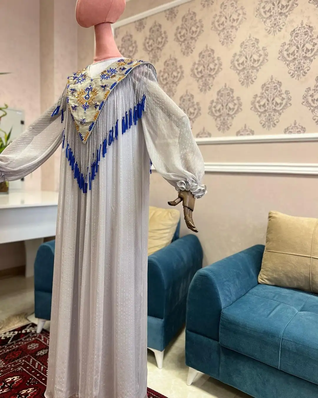 Türkmen fasonlar pombarh fasonlar Fasonlar 2025 fasonlar fason moda modalar Bezen bezen Türkmen fasonlar 2026 Türkmen fasonlar 2025 Türkmen fasonlar 2024 Türkmen fasonlar 2023 turkmenistan türkmenistan turkmen türkmen ashgabat  asgabat aşgabat balkan mary lebap dashoguz dasoguz daşoguz pombarh ponbarhat gulyupek gülýüpek stapel ştapel Gralan Çüýdeşen Abaýa Gadymy Krep Gurultaý 	Keteni Ýüpek Şifon Gipýur Lyon Welwet Atlas Kaşemir Streýç Suzana Ştapel Gülýüpek Pombarh Ýupka Gursakça Aksesuarlar Palto Penjek Okuw eşik Fata Sport eşik Uniforma Nakidka Öýme Şarf kompýuter ýaka ýaglyk Arenda köýnek 2nji el köýnek Taýyn köýnek Matalar Milli lybas milli lybaslar Toý köýnek Toý köýnekler toy koynek toy koynekler gundelik koynekler Gündelik	 
 köýnekler fata koynek Modern taze fason Eskiz koynektm turkmenkoynek türkmenkoynek fason moda moda fasonlar Iş eşik el iş	sada	ýakaly ýakasyz	keşdeli biserli	ýeňli giň nagyşly ýüregi açyk stoýka ýaka ýanly kombinasiýa 	zerli üsti aşak guşakly seçekli gysga ýeňli Lyon Toý köýnek, Milli lybas el iş