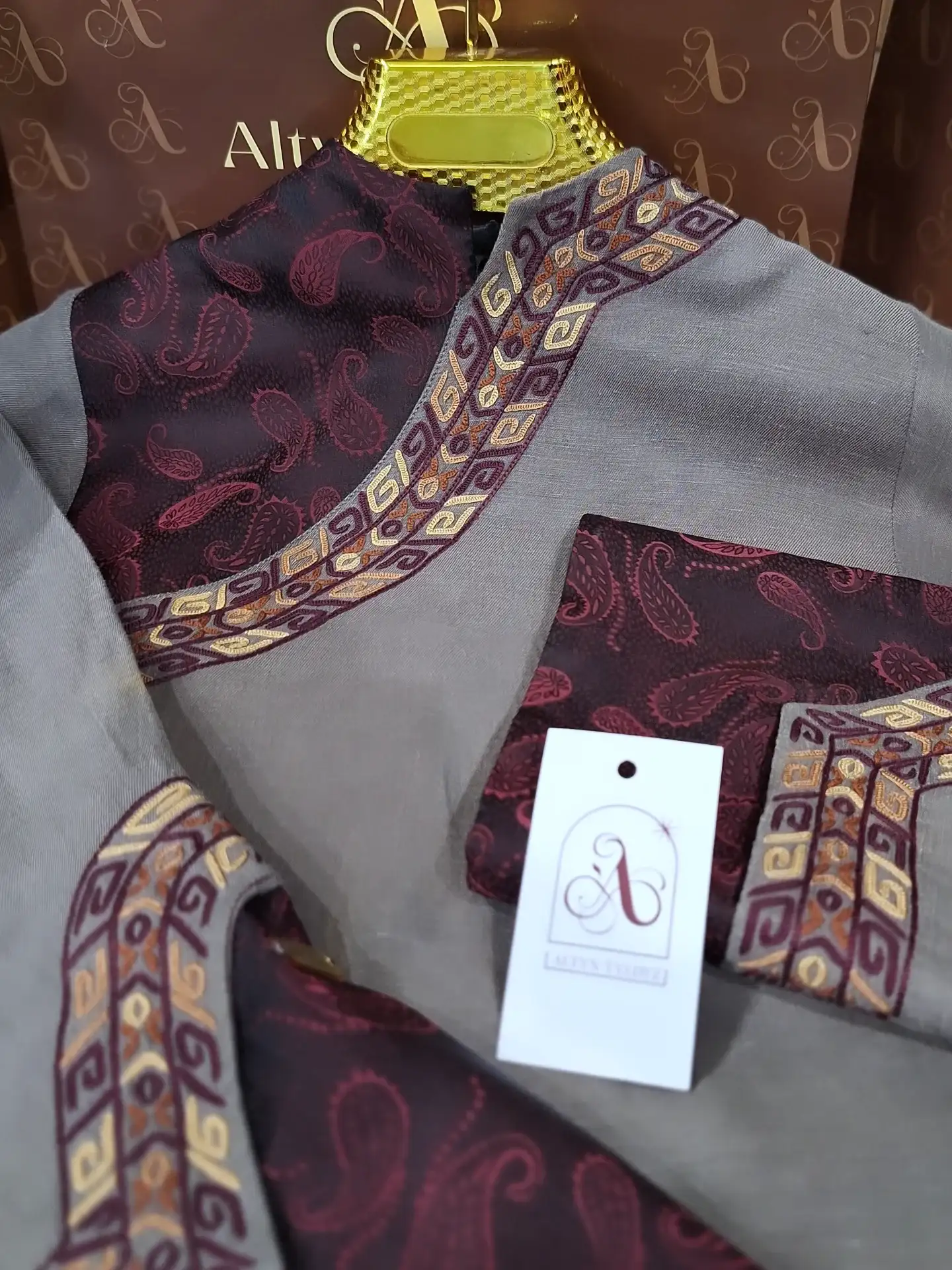 Türkmen fasonlar pombarh fasonlar Fasonlar 2025 fasonlar fason moda modalar Bezen bezen Türkmen fasonlar 2026 Türkmen fasonlar 2025 Türkmen fasonlar 2024 Türkmen fasonlar 2023 turkmenistan türkmenistan turkmen türkmen ashgabat  asgabat aşgabat balkan mary lebap dashoguz dasoguz daşoguz pombarh ponbarhat gulyupek gülýüpek stapel ştapel Gralan Çüýdeşen Abaýa Gadymy Krep Gurultaý 	Keteni Ýüpek Şifon Gipýur Lyon Welwet Atlas Kaşemir Streýç Suzana Ştapel Gülýüpek Pombarh Ýupka Gursakça Aksesuarlar Palto Penjek Okuw eşik Fata Sport eşik Uniforma Nakidka Öýme Şarf kompýuter ýaka ýaglyk Arenda köýnek 2nji el köýnek Taýyn köýnek Matalar Milli lybas milli lybaslar Toý köýnek Toý köýnekler toy koynek toy koynekler gundelik koynekler Gündelik	 
 köýnekler fata koynek Modern taze fason Eskiz koynektm turkmenkoynek türkmenkoynek fason moda moda fasonlar Iş eşik el iş	sada	ýakaly ýakasyz	keşdeli biserli	ýeňli giň nagyşly ýüregi açyk stoýka ýaka ýanly kombinasiýa 	zerli üsti aşak guşakly seçekli gysga ýeňli 