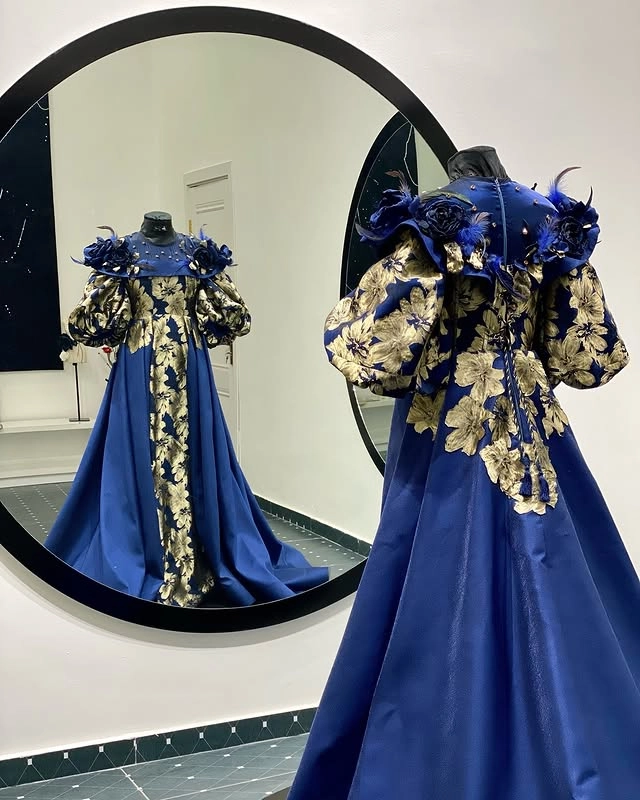 Türkmen fasonlar pombarh fasonlar Fasonlar 2025 fasonlar fason moda modalar Bezen bezen Türkmen fasonlar 2026 Türkmen fasonlar 2025 Türkmen fasonlar 2024 Türkmen fasonlar 2023 turkmenistan türkmenistan turkmen türkmen ashgabat  asgabat aşgabat balkan mary lebap dashoguz dasoguz daşoguz pombarh ponbarhat gulyupek gülýüpek stapel ştapel Gralan Çüýdeşen Abaýa Gadymy Krep Gurultaý 	Keteni Ýüpek Şifon Gipýur Lyon Welwet Atlas Kaşemir Streýç Suzana Ştapel Gülýüpek Pombarh Ýupka Gursakça Aksesuarlar Palto Penjek Okuw eşik Fata Sport eşik Uniforma Nakidka Öýme Şarf kompýuter ýaka ýaglyk Arenda köýnek 2nji el köýnek Taýyn köýnek Matalar Milli lybas milli lybaslar Toý köýnek Toý köýnekler toy koynek toy koynekler gundelik koynekler Gündelik	 
 köýnekler fata koynek Modern taze fason Eskiz koynektm turkmenkoynek türkmenkoynek fason moda moda fasonlar Iş eşik el iş	sada	ýakaly ýakasyz	keşdeli biserli	ýeňli giň nagyşly ýüregi açyk stoýka ýaka ýanly kombinasiýa 	zerli üsti aşak guşakly seçekli gysga ýeňli Toý köýnek el iş, ýakasyz, gysga ýeňli, giň 26-35 Bežewyý, Goýy-gök yaz, guyz