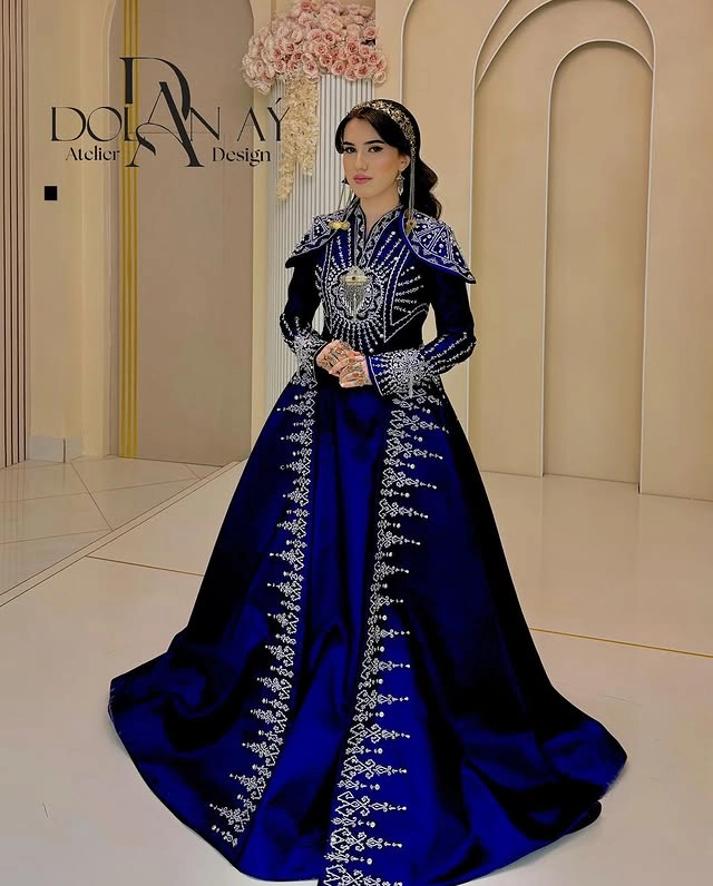 Türkmen fasonlar pombarh fasonlar Fasonlar 2025 fasonlar fason moda modalar Bezen bezen Türkmen fasonlar 2026 Türkmen fasonlar 2025 Türkmen fasonlar 2024 Türkmen fasonlar 2023 turkmenistan türkmenistan turkmen türkmen ashgabat  asgabat aşgabat balkan mary lebap dashoguz dasoguz daşoguz pombarh ponbarhat gulyupek gülýüpek stapel ştapel Gralan Çüýdeşen Abaýa Gadymy Krep Gurultaý 	Keteni Ýüpek Şifon Gipýur Lyon Welwet Atlas Kaşemir Streýç Suzana Ştapel Gülýüpek Pombarh Ýupka Gursakça Aksesuarlar Palto Penjek Okuw eşik Fata Sport eşik Uniforma Nakidka Öýme Şarf kompýuter ýaka ýaglyk Arenda köýnek 2nji el köýnek Taýyn köýnek Matalar Milli lybas milli lybaslar Toý köýnek Toý köýnekler toy koynek toy koynekler gundelik koynekler Gündelik	 
 köýnekler fata koynek Modern taze fason Eskiz koynektm turkmenkoynek türkmenkoynek fason moda moda fasonlar Iş eşik el iş	sada	ýakaly ýakasyz	keşdeli biserli	ýeňli giň nagyşly ýüregi açyk stoýka ýaka ýanly kombinasiýa 	zerli üsti aşak guşakly seçekli gysga ýeňli 