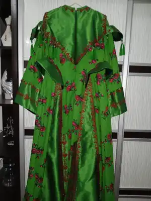 Türkmen fasonlar pombarh fasonlar Fasonlar 2025 fasonlar fason moda modalar Bezen bezen Türkmen fasonlar 2026 Türkmen fasonlar 2025 Türkmen fasonlar 2024 Türkmen fasonlar 2023 turkmenistan türkmenistan turkmen türkmen ashgabat  asgabat aşgabat balkan mary lebap dashoguz dasoguz daşoguz pombarh ponbarhat gulyupek gülýüpek stapel ştapel Gralan Çüýdeşen Abaýa Gadymy Krep Gurultaý 	Keteni Ýüpek Şifon Gipýur Lyon Welwet Atlas Kaşemir Streýç Suzana Ştapel Gülýüpek Pombarh Ýupka Gursakça Aksesuarlar Palto Penjek Okuw eşik Fata Sport eşik Uniforma Nakidka Öýme Şarf kompýuter ýaka ýaglyk Arenda köýnek 2nji el köýnek Taýyn köýnek Matalar Milli lybas milli lybaslar Toý köýnek Toý köýnekler toy koynek toy koynekler gundelik koynekler Gündelik	 
 köýnekler fata koynek Modern taze fason Eskiz koynektm turkmenkoynek türkmenkoynek fason moda moda fasonlar Iş eşik el iş	sada	ýakaly ýakasyz	keşdeli biserli	ýeňli giň nagyşly ýüregi açyk stoýka ýaka ýanly kombinasiýa 	zerli üsti aşak guşakly seçekli gysga ýeňli Panbarhat (Pombarh), Tulky Toý köýnek el iş, ýakasyz, biserli, ýanly, ýeňli, giň, kombinasiýa, nagyşly, 4 iňňe ýaka 26-35 Goýy-ýaşyl yaz, guyz, gysh 2nji el