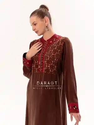 Türkmen fasonlar pombarh fasonlar Fasonlar 2025 fasonlar fason moda modalar Bezen bezen Türkmen fasonlar 2026 Türkmen fasonlar 2025 Türkmen fasonlar 2024 Türkmen fasonlar 2023 turkmenistan türkmenistan turkmen türkmen ashgabat  asgabat aşgabat balkan mary lebap dashoguz dasoguz daşoguz pombarh ponbarhat gulyupek gülýüpek stapel ştapel Gralan Çüýdeşen Abaýa Gadymy Krep Gurultaý 	Keteni Ýüpek Şifon Gipýur Lyon Welwet Atlas Kaşemir Streýç Suzana Ştapel Gülýüpek Pombarh Ýupka Gursakça Aksesuarlar Palto Penjek Okuw eşik Fata Sport eşik Uniforma Nakidka Öýme Şarf kompýuter ýaka ýaglyk Arenda köýnek 2nji el köýnek Taýyn köýnek Matalar Milli lybas milli lybaslar Toý köýnek Toý köýnekler toy koynek toy koynekler gundelik koynekler Gündelik	 
 köýnekler fata koynek Modern taze fason Eskiz koynektm turkmenkoynek türkmenkoynek fason moda moda fasonlar Iş eşik el iş	sada	ýakaly ýakasyz	keşdeli biserli	ýeňli giň nagyşly ýüregi açyk stoýka ýaka ýanly kombinasiýa 	zerli üsti aşak guşakly seçekli gysga ýeňli Gülýüpek Gündelik, Milli lybas el iş, keşdeli, ýakaly, ýeňli, giň, nagyşly 17-25, 26-35 Goňur yaz, tomus, guyz