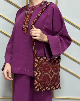 Türkmen fasonlar pombarh fasonlar Fasonlar 2025 fasonlar fason moda modalar Bezen bezen Türkmen fasonlar 2026 Türkmen fasonlar 2025 Türkmen fasonlar 2024 Türkmen fasonlar 2023 turkmenistan türkmenistan turkmen türkmen ashgabat  asgabat aşgabat balkan mary lebap dashoguz dasoguz daşoguz pombarh ponbarhat gulyupek gülýüpek stapel ştapel Gralan Çüýdeşen Abaýa Gadymy Krep Gurultaý 	Keteni Ýüpek Şifon Gipýur Lyon Welwet Atlas Kaşemir Streýç Suzana Ştapel Gülýüpek Pombarh Ýupka Gursakça Aksesuarlar Palto Penjek Okuw eşik Fata Sport eşik Uniforma Nakidka Öýme Şarf kompýuter ýaka ýaglyk Arenda köýnek 2nji el köýnek Taýyn köýnek Matalar Milli lybas milli lybaslar Toý köýnek Toý köýnekler toy koynek toy koynekler gundelik koynekler Gündelik	 
 köýnekler fata koynek Modern taze fason Eskiz koynektm turkmenkoynek türkmenkoynek fason moda moda fasonlar Iş eşik el iş	sada	ýakaly ýakasyz	keşdeli biserli	ýeňli giň nagyşly ýüregi açyk stoýka ýaka ýanly kombinasiýa 	zerli üsti aşak guşakly seçekli gysga ýeňli Gündelik sada  Ak, Çal, Gülgüne, Benewşe, Mämişi, Goýy-gök  Taýyn köýnek