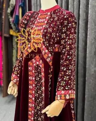 Türkmen fasonlar pombarh fasonlar Fasonlar 2025 fasonlar fason moda modalar Bezen bezen Türkmen fasonlar 2026 Türkmen fasonlar 2025 Türkmen fasonlar 2024 Türkmen fasonlar 2023 turkmenistan türkmenistan turkmen türkmen ashgabat  asgabat aşgabat balkan mary lebap dashoguz dasoguz daşoguz pombarh ponbarhat gulyupek gülýüpek stapel ştapel Gralan Çüýdeşen Abaýa Gadymy Krep Gurultaý 	Keteni Ýüpek Şifon Gipýur Lyon Welwet Atlas Kaşemir Streýç Suzana Ştapel Gülýüpek Pombarh Ýupka Gursakça Aksesuarlar Palto Penjek Okuw eşik Fata Sport eşik Uniforma Nakidka Öýme Şarf kompýuter ýaka ýaglyk Arenda köýnek 2nji el köýnek Taýyn köýnek Matalar Milli lybas milli lybaslar Toý köýnek Toý köýnekler toy koynek toy koynekler gundelik koynekler Gündelik	 
 köýnekler fata koynek Modern taze fason Eskiz koynektm turkmenkoynek türkmenkoynek fason moda moda fasonlar Iş eşik el iş	sada	ýakaly ýakasyz	keşdeli biserli	ýeňli giň nagyşly ýüregi açyk stoýka ýaka ýanly kombinasiýa 	zerli üsti aşak guşakly seçekli gysga ýeňli Panbarhat (Pombarh) Toý köýnek, Milli lybas el iş, keşdeli, ýakaly, ýeňli, giň, nagyşly 17-25 Goýy-gyzyl yaz, tomus, guyz, gysh