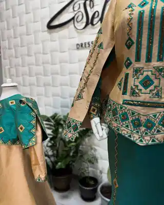 Türkmen fasonlar pombarh fasonlar Fasonlar 2025 fasonlar fason moda modalar Bezen bezen Türkmen fasonlar 2026 Türkmen fasonlar 2025 Türkmen fasonlar 2024 Türkmen fasonlar 2023 turkmenistan türkmenistan turkmen türkmen ashgabat  asgabat aşgabat balkan mary lebap dashoguz dasoguz daşoguz pombarh ponbarhat gulyupek gülýüpek stapel ştapel Gralan Çüýdeşen Abaýa Gadymy Krep Gurultaý 	Keteni Ýüpek Şifon Gipýur Lyon Welwet Atlas Kaşemir Streýç Suzana Ştapel Gülýüpek Pombarh Ýupka Gursakça Aksesuarlar Palto Penjek Okuw eşik Fata Sport eşik Uniforma Nakidka Öýme Şarf kompýuter ýaka ýaglyk Arenda köýnek 2nji el köýnek Taýyn köýnek Matalar Milli lybas milli lybaslar Toý köýnek Toý köýnekler toy koynek toy koynekler gundelik koynekler Gündelik	 
 köýnekler fata koynek Modern taze fason Eskiz koynektm turkmenkoynek türkmenkoynek fason moda moda fasonlar Iş eşik el iş	sada	ýakaly ýakasyz	keşdeli biserli	ýeňli giň nagyşly ýüregi açyk stoýka ýaka ýanly kombinasiýa 	zerli üsti aşak guşakly seçekli gysga ýeňli Gurultaý, Keteni Toý köýnek, Modern el iş, ýakaly, ýeňli, seçekli 26-35, 35+ Goňur, Goýy-ýaşyl yaz