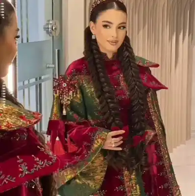 Türkmen fasonlar pombarh fasonlar Fasonlar 2025 fasonlar fason moda modalar Bezen bezen Türkmen fasonlar 2026 Türkmen fasonlar 2025 Türkmen fasonlar 2024 Türkmen fasonlar 2023 turkmenistan türkmenistan turkmen türkmen ashgabat  asgabat aşgabat balkan mary lebap dashoguz dasoguz daşoguz pombarh ponbarhat gulyupek gülýüpek stapel ştapel Gralan Çüýdeşen Abaýa Gadymy Krep Gurultaý 	Keteni Ýüpek Şifon Gipýur Lyon Welwet Atlas Kaşemir Streýç Suzana Ştapel Gülýüpek Pombarh Ýupka Gursakça Aksesuarlar Palto Penjek Okuw eşik Fata Sport eşik Uniforma Nakidka Öýme Şarf kompýuter ýaka ýaglyk Arenda köýnek 2nji el köýnek Taýyn köýnek Matalar Milli lybas milli lybaslar Toý köýnek Toý köýnekler toy koynek toy koynekler gundelik koynekler Gündelik	 
 köýnekler fata koynek Modern taze fason Eskiz koynektm turkmenkoynek türkmenkoynek fason moda moda fasonlar Iş eşik el iş	sada	ýakaly ýakasyz	keşdeli biserli	ýeňli giň nagyşly ýüregi açyk stoýka ýaka ýanly kombinasiýa 	zerli üsti aşak guşakly seçekli gysga ýeňli Panbarhat (Pombarh), Ýüpek, Keteni Uçurym köýnek el iş, ýakasyz, ýanly, ýeňli, giň, kombinasiýa, stoýka ýaka 17-25 Gyzyl yaz, tomus