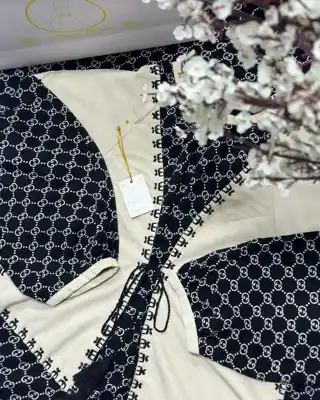 Türkmen fasonlar pombarh fasonlar Fasonlar 2025 fasonlar fason moda modalar Bezen bezen Türkmen fasonlar 2026 Türkmen fasonlar 2025 Türkmen fasonlar 2024 Türkmen fasonlar 2023 turkmenistan türkmenistan turkmen türkmen ashgabat  asgabat aşgabat balkan mary lebap dashoguz dasoguz daşoguz pombarh ponbarhat gulyupek gülýüpek stapel ştapel Gralan Çüýdeşen Abaýa Gadymy Krep Gurultaý 	Keteni Ýüpek Şifon Gipýur Lyon Welwet Atlas Kaşemir Streýç Suzana Ştapel Gülýüpek Pombarh Ýupka Gursakça Aksesuarlar Palto Penjek Okuw eşik Fata Sport eşik Uniforma Nakidka Öýme Şarf kompýuter ýaka ýaglyk Arenda köýnek 2nji el köýnek Taýyn köýnek Matalar Milli lybas milli lybaslar Toý köýnek Toý köýnekler toy koynek toy koynekler gundelik koynekler Gündelik	 
 köýnekler fata koynek Modern taze fason Eskiz koynektm turkmenkoynek türkmenkoynek fason moda moda fasonlar Iş eşik el iş	sada	ýakaly ýakasyz	keşdeli biserli	ýeňli giň nagyşly ýüregi açyk stoýka ýaka ýanly kombinasiýa 	zerli üsti aşak guşakly seçekli gysga ýeňli Ştapel Modern el iş, keşdeli, ýakasyz, guşakly  Gara, Bežewyý