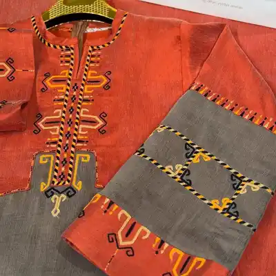 Türkmen fasonlar pombarh fasonlar Fasonlar 2025 fasonlar fason moda modalar Bezen bezen Türkmen fasonlar 2026 Türkmen fasonlar 2025 Türkmen fasonlar 2024 Türkmen fasonlar 2023 turkmenistan türkmenistan turkmen türkmen ashgabat  asgabat aşgabat balkan mary lebap dashoguz dasoguz daşoguz pombarh ponbarhat gulyupek gülýüpek stapel ştapel Gralan Çüýdeşen Abaýa Gadymy Krep Gurultaý 	Keteni Ýüpek Şifon Gipýur Lyon Welwet Atlas Kaşemir Streýç Suzana Ştapel Gülýüpek Pombarh Ýupka Gursakça Aksesuarlar Palto Penjek Okuw eşik Fata Sport eşik Uniforma Nakidka Öýme Şarf kompýuter ýaka ýaglyk Arenda köýnek 2nji el köýnek Taýyn köýnek Matalar Milli lybas milli lybaslar Toý köýnek Toý köýnekler toy koynek toy koynekler gundelik koynekler Gündelik	 
 köýnekler fata koynek Modern taze fason Eskiz koynektm turkmenkoynek türkmenkoynek fason moda moda fasonlar Iş eşik el iş	sada	ýakaly ýakasyz	keşdeli biserli	ýeňli giň nagyşly ýüregi açyk stoýka ýaka ýanly kombinasiýa 	zerli üsti aşak guşakly seçekli gysga ýeňli Ýüpek, Gülýüpek Milli lybas el iş, ýakaly, ýeňli, giň, nagyşly 26-35 Çal, Mämişi yaz, guyz