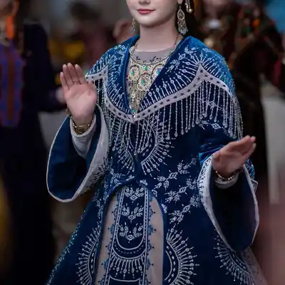 Türkmen fasonlar pombarh fasonlar Fasonlar 2025 fasonlar fason moda modalar Bezen bezen Türkmen fasonlar 2026 Türkmen fasonlar 2025 Türkmen fasonlar 2024 Türkmen fasonlar 2023 turkmenistan türkmenistan turkmen türkmen ashgabat  asgabat aşgabat balkan mary lebap dashoguz dasoguz daşoguz pombarh ponbarhat gulyupek gülýüpek stapel ştapel Gralan Çüýdeşen Abaýa Gadymy Krep Gurultaý 	Keteni Ýüpek Şifon Gipýur Lyon Welwet Atlas Kaşemir Streýç Suzana Ştapel Gülýüpek Pombarh Ýupka Gursakça Aksesuarlar Palto Penjek Okuw eşik Fata Sport eşik Uniforma Nakidka Öýme Şarf kompýuter ýaka ýaglyk Arenda köýnek 2nji el köýnek Taýyn köýnek Matalar Milli lybas milli lybaslar Toý köýnek Toý köýnekler toy koynek toy koynekler gundelik koynekler Gündelik	 
 köýnekler fata koynek Modern taze fason Eskiz koynektm turkmenkoynek türkmenkoynek fason moda moda fasonlar Iş eşik el iş	sada	ýakaly ýakasyz	keşdeli biserli	ýeňli giň nagyşly ýüregi açyk stoýka ýaka ýanly kombinasiýa 	zerli üsti aşak guşakly seçekli gysga ýeňli Ýüpek, Panbarhat (Pombarh) Toý köýnek el iş, ýakasyz, biserli, ýanly, ýeňli, giň, kombinasiýa, nagyşly 17-25, 26-35 Çal, Goýy-gök yaz, tomus, gysh