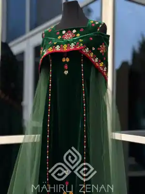 Türkmen fasonlar pombarh fasonlar Fasonlar 2025 fasonlar fason moda modalar Bezen bezen Türkmen fasonlar 2026 Türkmen fasonlar 2025 Türkmen fasonlar 2024 Türkmen fasonlar 2023 turkmenistan türkmenistan turkmen türkmen ashgabat  asgabat aşgabat balkan mary lebap dashoguz dasoguz daşoguz pombarh ponbarhat gulyupek gülýüpek stapel ştapel Gralan Çüýdeşen Abaýa Gadymy Krep Gurultaý 	Keteni Ýüpek Şifon Gipýur Lyon Welwet Atlas Kaşemir Streýç Suzana Ştapel Gülýüpek Pombarh Ýupka Gursakça Aksesuarlar Palto Penjek Okuw eşik Fata Sport eşik Uniforma Nakidka Öýme Şarf kompýuter ýaka ýaglyk Arenda köýnek 2nji el köýnek Taýyn köýnek Matalar Milli lybas milli lybaslar Toý köýnek Toý köýnekler toy koynek toy koynekler gundelik koynekler Gündelik	 
 köýnekler fata koynek Modern taze fason Eskiz koynektm turkmenkoynek türkmenkoynek fason moda moda fasonlar Iş eşik el iş	sada	ýakaly ýakasyz	keşdeli biserli	ýeňli giň nagyşly ýüregi açyk stoýka ýaka ýanly kombinasiýa 	zerli üsti aşak guşakly seçekli gysga ýeňli Keteni Toý köýnek, Modern el iş, biserli  Haki, Gyzyl, Sary, Goýy-ýaşyl