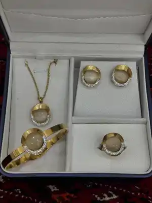 Türkmen fasonlar pombarh fasonlar Fasonlar 2025 fasonlar fason moda modalar Bezen bezen Türkmen fasonlar 2026 Türkmen fasonlar 2025 Türkmen fasonlar 2024 Türkmen fasonlar 2023 turkmenistan türkmenistan turkmen türkmen ashgabat  asgabat aşgabat balkan mary lebap dashoguz dasoguz daşoguz pombarh ponbarhat gulyupek gülýüpek stapel ştapel Gralan Çüýdeşen Abaýa Gadymy Krep Gurultaý 	Keteni Ýüpek Şifon Gipýur Lyon Welwet Atlas Kaşemir Streýç Suzana Ştapel Gülýüpek Pombarh Ýupka Gursakça Aksesuarlar Palto Penjek Okuw eşik Fata Sport eşik Uniforma Nakidka Öýme Şarf kompýuter ýaka ýaglyk Arenda köýnek 2nji el köýnek Taýyn köýnek Matalar Milli lybas milli lybaslar Toý köýnek Toý köýnekler toy koynek toy koynekler gundelik koynekler Gündelik	 
 köýnekler fata koynek Modern taze fason Eskiz koynektm turkmenkoynek türkmenkoynek fason moda moda fasonlar Iş eşik el iş	sada	ýakaly ýakasyz	keşdeli biserli	ýeňli giň nagyşly ýüregi açyk stoýka ýaka ýanly kombinasiýa 	zerli üsti aşak guşakly seçekli gysga ýeňli 