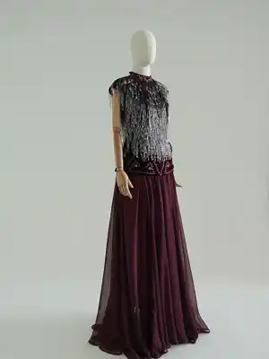 Türkmen fasonlar pombarh fasonlar Fasonlar 2025 fasonlar fason moda modalar Bezen bezen Türkmen fasonlar 2026 Türkmen fasonlar 2025 Türkmen fasonlar 2024 Türkmen fasonlar 2023 turkmenistan türkmenistan turkmen türkmen ashgabat  asgabat aşgabat balkan mary lebap dashoguz dasoguz daşoguz pombarh ponbarhat gulyupek gülýüpek stapel ştapel Gralan Çüýdeşen Abaýa Gadymy Krep Gurultaý 	Keteni Ýüpek Şifon Gipýur Lyon Welwet Atlas Kaşemir Streýç Suzana Ştapel Gülýüpek Pombarh Ýupka Gursakça Aksesuarlar Palto Penjek Okuw eşik Fata Sport eşik Uniforma Nakidka Öýme Şarf kompýuter ýaka ýaglyk Arenda köýnek 2nji el köýnek Taýyn köýnek Matalar Milli lybas milli lybaslar Toý köýnek Toý köýnekler toy koynek toy koynekler gundelik koynekler Gündelik	 
 köýnekler fata koynek Modern taze fason Eskiz koynektm turkmenkoynek türkmenkoynek fason moda moda fasonlar Iş eşik el iş	sada	ýakaly ýakasyz	keşdeli biserli	ýeňli giň nagyşly ýüregi açyk stoýka ýaka ýanly kombinasiýa 	zerli üsti aşak guşakly seçekli gysga ýeňli Şifon, Panbarhat (Pombarh) Modern el iş, ýakasyz, biserli, gysga ýeňli, giň, kombinasiýa, nagyşly 17-25, 26-35 Goýy-gyzyl tomus, guyz Taýyn köýnek