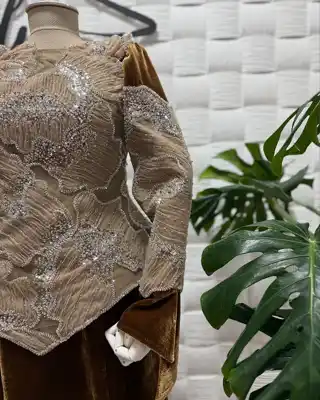 Türkmen fasonlar pombarh fasonlar Fasonlar 2025 fasonlar fason moda modalar Bezen bezen Türkmen fasonlar 2026 Türkmen fasonlar 2025 Türkmen fasonlar 2024 Türkmen fasonlar 2023 turkmenistan türkmenistan turkmen türkmen ashgabat  asgabat aşgabat balkan mary lebap dashoguz dasoguz daşoguz pombarh ponbarhat gulyupek gülýüpek stapel ştapel Gralan Çüýdeşen Abaýa Gadymy Krep Gurultaý 	Keteni Ýüpek Şifon Gipýur Lyon Welwet Atlas Kaşemir Streýç Suzana Ştapel Gülýüpek Pombarh Ýupka Gursakça Aksesuarlar Palto Penjek Okuw eşik Fata Sport eşik Uniforma Nakidka Öýme Şarf kompýuter ýaka ýaglyk Arenda köýnek 2nji el köýnek Taýyn köýnek Matalar Milli lybas milli lybaslar Toý köýnek Toý köýnekler toy koynek toy koynekler gundelik koynekler Gündelik	 
 köýnekler fata koynek Modern taze fason Eskiz koynektm turkmenkoynek türkmenkoynek fason moda moda fasonlar Iş eşik el iş	sada	ýakaly ýakasyz	keşdeli biserli	ýeňli giň nagyşly ýüregi açyk stoýka ýaka ýanly kombinasiýa 	zerli üsti aşak guşakly seçekli gysga ýeňli Panbarhat (Pombarh) Toý köýnek ýakasyz, ýanly, ýeňli, giň, kombinasiýa 26-35, 35+ Goňur yaz, guyz, gysh