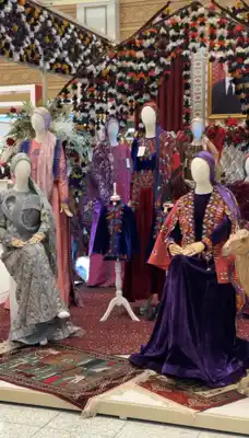 Türkmen fasonlar pombarh fasonlar Fasonlar 2025 fasonlar fason moda modalar Bezen bezen Türkmen fasonlar 2026 Türkmen fasonlar 2025 Türkmen fasonlar 2024 Türkmen fasonlar 2023 turkmenistan türkmenistan turkmen türkmen ashgabat  asgabat aşgabat balkan mary lebap dashoguz dasoguz daşoguz pombarh ponbarhat gulyupek gülýüpek stapel ştapel Gralan Çüýdeşen Abaýa Gadymy Krep Gurultaý 	Keteni Ýüpek Şifon Gipýur Lyon Welwet Atlas Kaşemir Streýç Suzana Ştapel Gülýüpek Pombarh Ýupka Gursakça Aksesuarlar Palto Penjek Okuw eşik Fata Sport eşik Uniforma Nakidka Öýme Şarf kompýuter ýaka ýaglyk Arenda köýnek 2nji el köýnek Taýyn köýnek Matalar Milli lybas milli lybaslar Toý köýnek Toý köýnekler toy koynek toy koynekler gundelik koynekler Gündelik	 
 köýnekler fata koynek Modern taze fason Eskiz koynektm turkmenkoynek türkmenkoynek fason moda moda fasonlar Iş eşik el iş	sada	ýakaly ýakasyz	keşdeli biserli	ýeňli giň nagyşly ýüregi açyk stoýka ýaka ýanly kombinasiýa 	zerli üsti aşak guşakly seçekli gysga ýeňli Keteni, Şantu, Panbarhat (Pombarh) Toý köýnek, Modern TürkmenTextile Expo 2025 12-16, 26-35, 35+ Gyzyl, Goýy-gök yaz, guyz, gysh