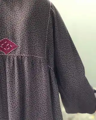 Türkmen fasonlar pombarh fasonlar Fasonlar 2025 fasonlar fason moda modalar Bezen bezen Türkmen fasonlar 2026 Türkmen fasonlar 2025 Türkmen fasonlar 2024 Türkmen fasonlar 2023 turkmenistan türkmenistan turkmen türkmen ashgabat  asgabat aşgabat balkan mary lebap dashoguz dasoguz daşoguz pombarh ponbarhat gulyupek gülýüpek stapel ştapel Gralan Çüýdeşen Abaýa Gadymy Krep Gurultaý 	Keteni Ýüpek Şifon Gipýur Lyon Welwet Atlas Kaşemir Streýç Suzana Ştapel Gülýüpek Pombarh Ýupka Gursakça Aksesuarlar Palto Penjek Okuw eşik Fata Sport eşik Uniforma Nakidka Öýme Şarf kompýuter ýaka ýaglyk Arenda köýnek 2nji el köýnek Taýyn köýnek Matalar Milli lybas milli lybaslar Toý köýnek Toý köýnekler toy koynek toy koynekler gundelik koynekler Gündelik	 
 köýnekler fata koynek Modern taze fason Eskiz koynektm turkmenkoynek türkmenkoynek fason moda moda fasonlar Iş eşik el iş	sada	ýakaly ýakasyz	keşdeli biserli	ýeňli giň nagyşly ýüregi açyk stoýka ýaka ýanly kombinasiýa 	zerli üsti aşak guşakly seçekli gysga ýeňli Ştapel, Gülýüpek Gündelik el iş, sada, ýakaly, ýanly, ýeňli, giň 17-25, 26-35 Goýy-çal tomus