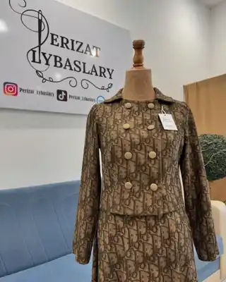 Türkmen fasonlar pombarh fasonlar Fasonlar 2025 fasonlar fason moda modalar Bezen bezen Türkmen fasonlar 2026 Türkmen fasonlar 2025 Türkmen fasonlar 2024 Türkmen fasonlar 2023 turkmenistan türkmenistan turkmen türkmen ashgabat  asgabat aşgabat balkan mary lebap dashoguz dasoguz daşoguz pombarh ponbarhat gulyupek gülýüpek stapel ştapel Gralan Çüýdeşen Abaýa Gadymy Krep Gurultaý 	Keteni Ýüpek Şifon Gipýur Lyon Welwet Atlas Kaşemir Streýç Suzana Ştapel Gülýüpek Pombarh Ýupka Gursakça Aksesuarlar Palto Penjek Okuw eşik Fata Sport eşik Uniforma Nakidka Öýme Şarf kompýuter ýaka ýaglyk Arenda köýnek 2nji el köýnek Taýyn köýnek Matalar Milli lybas milli lybaslar Toý köýnek Toý köýnekler toy koynek toy koynekler gundelik koynekler Gündelik	 
 köýnekler fata koynek Modern taze fason Eskiz koynektm turkmenkoynek türkmenkoynek fason moda moda fasonlar Iş eşik el iş	sada	ýakaly ýakasyz	keşdeli biserli	ýeňli giň nagyşly ýüregi açyk stoýka ýaka ýanly kombinasiýa 	zerli üsti aşak guşakly seçekli gysga ýeňli Welwet Gündelik üsti aşak  Goňur