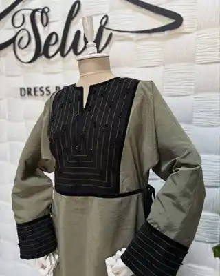 Türkmen fasonlar pombarh fasonlar Fasonlar 2025 fasonlar fason moda modalar Bezen bezen Türkmen fasonlar 2026 Türkmen fasonlar 2025 Türkmen fasonlar 2024 Türkmen fasonlar 2023 turkmenistan türkmenistan turkmen türkmen ashgabat  asgabat aşgabat balkan mary lebap dashoguz dasoguz daşoguz pombarh ponbarhat gulyupek gülýüpek stapel ştapel Gralan Çüýdeşen Abaýa Gadymy Krep Gurultaý 	Keteni Ýüpek Şifon Gipýur Lyon Welwet Atlas Kaşemir Streýç Suzana Ştapel Gülýüpek Pombarh Ýupka Gursakça Aksesuarlar Palto Penjek Okuw eşik Fata Sport eşik Uniforma Nakidka Öýme Şarf kompýuter ýaka ýaglyk Arenda köýnek 2nji el köýnek Taýyn köýnek Matalar Milli lybas milli lybaslar Toý köýnek Toý köýnekler toy koynek toy koynekler gundelik koynekler Gündelik	 
 köýnekler fata koynek Modern taze fason Eskiz koynektm turkmenkoynek türkmenkoynek fason moda moda fasonlar Iş eşik el iş	sada	ýakaly ýakasyz	keşdeli biserli	ýeňli giň nagyşly ýüregi açyk stoýka ýaka ýanly kombinasiýa 	zerli üsti aşak guşakly seçekli gysga ýeňli Lyon, Şantu Toý köýnek, Gündelik el iş, ýakasyz, biserli, ýeňli, giň, kombinasiýa, guşakly 17-25, 26-35 Gara, Wizon, Goňur, #4B2C75 yaz, tomus Taýyn köýnek