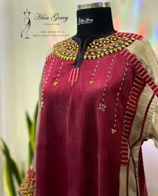 Türkmen fasonlar pombarh fasonlar Fasonlar 2025 fasonlar fason moda modalar Bezen bezen Türkmen fasonlar 2026 Türkmen fasonlar 2025 Türkmen fasonlar 2024 Türkmen fasonlar 2023 turkmenistan türkmenistan turkmen türkmen ashgabat  asgabat aşgabat balkan mary lebap dashoguz dasoguz daşoguz pombarh ponbarhat gulyupek gülýüpek stapel ştapel Gralan Çüýdeşen Abaýa Gadymy Krep Gurultaý 	Keteni Ýüpek Şifon Gipýur Lyon Welwet Atlas Kaşemir Streýç Suzana Ştapel Gülýüpek Pombarh Ýupka Gursakça Aksesuarlar Palto Penjek Okuw eşik Fata Sport eşik Uniforma Nakidka Öýme Şarf kompýuter ýaka ýaglyk Arenda köýnek 2nji el köýnek Taýyn köýnek Matalar Milli lybas milli lybaslar Toý köýnek Toý köýnekler toy koynek toy koynekler gundelik koynekler Gündelik	 
 köýnekler fata koynek Modern taze fason Eskiz koynektm turkmenkoynek türkmenkoynek fason moda moda fasonlar Iş eşik el iş	sada	ýakaly ýakasyz	keşdeli biserli	ýeňli giň nagyşly ýüregi açyk stoýka ýaka ýanly kombinasiýa 	zerli üsti aşak guşakly seçekli gysga ýeňli Gülýüpek Toý köýnek, Milli lybas el iş, keşdeli, ýakaly, ýeňli, giň, nagyşly 26-35, 35+ Goýy-gyzyl, Wizon yaz, tomus, guyz