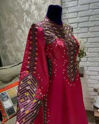 Türkmen fasonlar pombarh fasonlar Fasonlar 2025 fasonlar fason moda modalar Bezen bezen Türkmen fasonlar 2026 Türkmen fasonlar 2025 Türkmen fasonlar 2024 Türkmen fasonlar 2023 turkmenistan türkmenistan turkmen türkmen ashgabat  asgabat aşgabat balkan mary lebap dashoguz dasoguz daşoguz pombarh ponbarhat gulyupek gülýüpek stapel ştapel Gralan Çüýdeşen Abaýa Gadymy Krep Gurultaý 	Keteni Ýüpek Şifon Gipýur Lyon Welwet Atlas Kaşemir Streýç Suzana Ştapel Gülýüpek Pombarh Ýupka Gursakça Aksesuarlar Palto Penjek Okuw eşik Fata Sport eşik Uniforma Nakidka Öýme Şarf kompýuter ýaka ýaglyk Arenda köýnek 2nji el köýnek Taýyn köýnek Matalar Milli lybas milli lybaslar Toý köýnek Toý köýnekler toy koynek toy koynekler gundelik koynekler Gündelik	 
 köýnekler fata koynek Modern taze fason Eskiz koynektm turkmenkoynek türkmenkoynek fason moda moda fasonlar Iş eşik el iş	sada	ýakaly ýakasyz	keşdeli biserli	ýeňli giň nagyşly ýüregi açyk stoýka ýaka ýanly kombinasiýa 	zerli üsti aşak guşakly seçekli gysga ýeňli Keteni, Atlas Toý köýnek, Milli lybas el iş, ýakaly  Goýy-gyzyl, Gyzyl