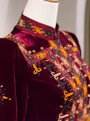 Türkmen fasonlar pombarh fasonlar Fasonlar 2025 fasonlar fason moda modalar Bezen bezen Türkmen fasonlar 2026 Türkmen fasonlar 2025 Türkmen fasonlar 2024 Türkmen fasonlar 2023 turkmenistan türkmenistan turkmen türkmen ashgabat  asgabat aşgabat balkan mary lebap dashoguz dasoguz daşoguz pombarh ponbarhat gulyupek gülýüpek stapel ştapel Gralan Çüýdeşen Abaýa Gadymy Krep Gurultaý 	Keteni Ýüpek Şifon Gipýur Lyon Welwet Atlas Kaşemir Streýç Suzana Ştapel Gülýüpek Pombarh Ýupka Gursakça Aksesuarlar Palto Penjek Okuw eşik Fata Sport eşik Uniforma Nakidka Öýme Şarf kompýuter ýaka ýaglyk Arenda köýnek 2nji el köýnek Taýyn köýnek Matalar Milli lybas milli lybaslar Toý köýnek Toý köýnekler toy koynek toy koynekler gundelik koynekler Gündelik	 
 köýnekler fata koynek Modern taze fason Eskiz koynektm turkmenkoynek türkmenkoynek fason moda moda fasonlar Iş eşik el iş	sada	ýakaly ýakasyz	keşdeli biserli	ýeňli giň nagyşly ýüregi açyk stoýka ýaka ýanly kombinasiýa 	zerli üsti aşak guşakly seçekli gysga ýeňli Panbarhat (Pombarh) Toý köýnek el iş, keşdeli, ýakaly, ýanly, ýeňli, giň, nagyşly, gaş 17-25, 26-35 Goýy-gyzyl yaz, guyz, gysh