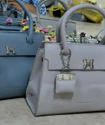 Türkmen fasonlar pombarh fasonlar Fasonlar 2025 fasonlar fason moda modalar Bezen bezen Türkmen fasonlar 2026 Türkmen fasonlar 2025 Türkmen fasonlar 2024 Türkmen fasonlar 2023 turkmenistan türkmenistan turkmen türkmen ashgabat  asgabat aşgabat balkan mary lebap dashoguz dasoguz daşoguz pombarh ponbarhat gulyupek gülýüpek stapel ştapel Gralan Çüýdeşen Abaýa Gadymy Krep Gurultaý 	Keteni Ýüpek Şifon Gipýur Lyon Welwet Atlas Kaşemir Streýç Suzana Ştapel Gülýüpek Pombarh Ýupka Gursakça Aksesuarlar Palto Penjek Okuw eşik Fata Sport eşik Uniforma Nakidka Öýme Şarf kompýuter ýaka ýaglyk Arenda köýnek 2nji el köýnek Taýyn köýnek Matalar Milli lybas milli lybaslar Toý köýnek Toý köýnekler toy koynek toy koynekler gundelik koynekler Gündelik	 
 köýnekler fata koynek Modern taze fason Eskiz koynektm turkmenkoynek türkmenkoynek fason moda moda fasonlar Iş eşik el iş	sada	ýakaly ýakasyz	keşdeli biserli	ýeňli giň nagyşly ýüregi açyk stoýka ýaka ýanly kombinasiýa 	zerli üsti aşak guşakly seçekli gysga ýeňli Gara, Bežewyý, Gök, Benewşe, Goňur  Sumka