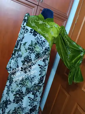 Türkmen fasonlar pombarh fasonlar Fasonlar 2025 fasonlar fason moda modalar Bezen bezen Türkmen fasonlar 2026 Türkmen fasonlar 2025 Türkmen fasonlar 2024 Türkmen fasonlar 2023 turkmenistan türkmenistan turkmen türkmen ashgabat  asgabat aşgabat balkan mary lebap dashoguz dasoguz daşoguz pombarh ponbarhat gulyupek gülýüpek stapel ştapel Gralan Çüýdeşen Abaýa Gadymy Krep Gurultaý 	Keteni Ýüpek Şifon Gipýur Lyon Welwet Atlas Kaşemir Streýç Suzana Ştapel Gülýüpek Pombarh Ýupka Gursakça Aksesuarlar Palto Penjek Okuw eşik Fata Sport eşik Uniforma Nakidka Öýme Şarf kompýuter ýaka ýaglyk Arenda köýnek 2nji el köýnek Taýyn köýnek Matalar Milli lybas milli lybaslar Toý köýnek Toý köýnekler toy koynek toy koynekler gundelik koynekler Gündelik	 
 köýnekler fata koynek Modern taze fason Eskiz koynektm turkmenkoynek türkmenkoynek fason moda moda fasonlar Iş eşik el iş	sada	ýakaly ýakasyz	keşdeli biserli	ýeňli giň nagyşly ýüregi açyk stoýka ýaka ýanly kombinasiýa 	zerli üsti aşak guşakly seçekli gysga ýeňli Panbarhat (Pombarh) Toý köýnek el iş, ýakasyz, ýeňli, giň, kombinasiýa, gaş 17-25, 26-35, 35+ Gök, Goýy-ýaşyl yaz, tomus, guyz Taýyn köýnek