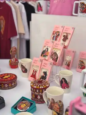 Türkmen fasonlar pombarh fasonlar Fasonlar 2025 fasonlar fason moda modalar Bezen bezen Türkmen fasonlar 2026 Türkmen fasonlar 2025 Türkmen fasonlar 2024 Türkmen fasonlar 2023 turkmenistan türkmenistan turkmen türkmen ashgabat  asgabat aşgabat balkan mary lebap dashoguz dasoguz daşoguz pombarh ponbarhat gulyupek gülýüpek stapel ştapel Gralan Çüýdeşen Abaýa Gadymy Krep Gurultaý 	Keteni Ýüpek Şifon Gipýur Lyon Welwet Atlas Kaşemir Streýç Suzana Ştapel Gülýüpek Pombarh Ýupka Gursakça Aksesuarlar Palto Penjek Okuw eşik Fata Sport eşik Uniforma Nakidka Öýme Şarf kompýuter ýaka ýaglyk Arenda köýnek 2nji el köýnek Taýyn köýnek Matalar Milli lybas milli lybaslar Toý köýnek Toý köýnekler toy koynek toy koynekler gundelik koynekler Gündelik	 
 köýnekler fata koynek Modern taze fason Eskiz koynektm turkmenkoynek türkmenkoynek fason moda moda fasonlar Iş eşik el iş	sada	ýakaly ýakasyz	keşdeli biserli	ýeňli giň nagyşly ýüregi açyk stoýka ýaka ýanly kombinasiýa 	zerli üsti aşak guşakly seçekli gysga ýeňli Modern TürkmenTextile Expo 2025