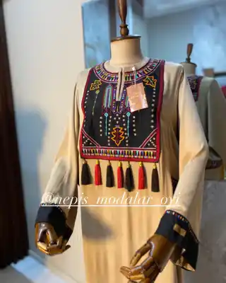 Türkmen fasonlar pombarh fasonlar Fasonlar 2025 fasonlar fason moda modalar Bezen bezen Türkmen fasonlar 2026 Türkmen fasonlar 2025 Türkmen fasonlar 2024 Türkmen fasonlar 2023 turkmenistan türkmenistan turkmen türkmen ashgabat  asgabat aşgabat balkan mary lebap dashoguz dasoguz daşoguz pombarh ponbarhat gulyupek gülýüpek stapel ştapel Gralan Çüýdeşen Abaýa Gadymy Krep Gurultaý 	Keteni Ýüpek Şifon Gipýur Lyon Welwet Atlas Kaşemir Streýç Suzana Ştapel Gülýüpek Pombarh Ýupka Gursakça Aksesuarlar Palto Penjek Okuw eşik Fata Sport eşik Uniforma Nakidka Öýme Şarf kompýuter ýaka ýaglyk Arenda köýnek 2nji el köýnek Taýyn köýnek Matalar Milli lybas milli lybaslar Toý köýnek Toý köýnekler toy koynek toy koynekler gundelik koynekler Gündelik	 
 köýnekler fata koynek Modern taze fason Eskiz koynektm turkmenkoynek türkmenkoynek fason moda moda fasonlar Iş eşik el iş	sada	ýakaly ýakasyz	keşdeli biserli	ýeňli giň nagyşly ýüregi açyk stoýka ýaka ýanly kombinasiýa 	zerli üsti aşak guşakly seçekli gysga ýeňli Gülýüpek Toý köýnek, Gündelik el iş  Bežewyý