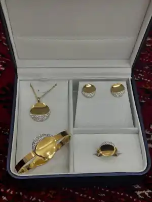 Türkmen fasonlar pombarh fasonlar Fasonlar 2025 fasonlar fason moda modalar Bezen bezen Türkmen fasonlar 2026 Türkmen fasonlar 2025 Türkmen fasonlar 2024 Türkmen fasonlar 2023 turkmenistan türkmenistan turkmen türkmen ashgabat  asgabat aşgabat balkan mary lebap dashoguz dasoguz daşoguz pombarh ponbarhat gulyupek gülýüpek stapel ştapel Gralan Çüýdeşen Abaýa Gadymy Krep Gurultaý 	Keteni Ýüpek Şifon Gipýur Lyon Welwet Atlas Kaşemir Streýç Suzana Ştapel Gülýüpek Pombarh Ýupka Gursakça Aksesuarlar Palto Penjek Okuw eşik Fata Sport eşik Uniforma Nakidka Öýme Şarf kompýuter ýaka ýaglyk Arenda köýnek 2nji el köýnek Taýyn köýnek Matalar Milli lybas milli lybaslar Toý köýnek Toý köýnekler toy koynek toy koynekler gundelik koynekler Gündelik	 
 köýnekler fata koynek Modern taze fason Eskiz koynektm turkmenkoynek türkmenkoynek fason moda moda fasonlar Iş eşik el iş	sada	ýakaly ýakasyz	keşdeli biserli	ýeňli giň nagyşly ýüregi açyk stoýka ýaka ýanly kombinasiýa 	zerli üsti aşak guşakly seçekli gysga ýeňli 