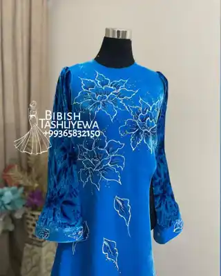 Türkmen fasonlar pombarh fasonlar Fasonlar 2025 fasonlar fason moda modalar Bezen bezen Türkmen fasonlar 2026 Türkmen fasonlar 2025 Türkmen fasonlar 2024 Türkmen fasonlar 2023 turkmenistan türkmenistan turkmen türkmen ashgabat  asgabat aşgabat balkan mary lebap dashoguz dasoguz daşoguz pombarh ponbarhat gulyupek gülýüpek stapel ştapel Gralan Çüýdeşen Abaýa Gadymy Krep Gurultaý 	Keteni Ýüpek Şifon Gipýur Lyon Welwet Atlas Kaşemir Streýç Suzana Ştapel Gülýüpek Pombarh Ýupka Gursakça Aksesuarlar Palto Penjek Okuw eşik Fata Sport eşik Uniforma Nakidka Öýme Şarf kompýuter ýaka ýaglyk Arenda köýnek 2nji el köýnek Taýyn köýnek Matalar Milli lybas milli lybaslar Toý köýnek Toý köýnekler toy koynek toy koynekler gundelik koynekler Gündelik	 
 köýnekler fata koynek Modern taze fason Eskiz koynektm turkmenkoynek türkmenkoynek fason moda moda fasonlar Iş eşik el iş	sada	ýakaly ýakasyz	keşdeli biserli	ýeňli giň nagyşly ýüregi açyk stoýka ýaka ýanly kombinasiýa 	zerli üsti aşak guşakly seçekli gysga ýeňli Suzana, Panbarhat (Pombarh) Toý köýnek ýakasyz, biserli  Gök