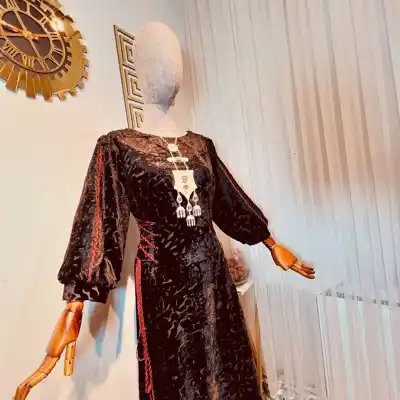 Türkmen fasonlar pombarh fasonlar Fasonlar 2025 fasonlar fason moda modalar Bezen bezen Türkmen fasonlar 2026 Türkmen fasonlar 2025 Türkmen fasonlar 2024 Türkmen fasonlar 2023 turkmenistan türkmenistan turkmen türkmen ashgabat  asgabat aşgabat balkan mary lebap dashoguz dasoguz daşoguz pombarh ponbarhat gulyupek gülýüpek stapel ştapel Gralan Çüýdeşen Abaýa Gadymy Krep Gurultaý 	Keteni Ýüpek Şifon Gipýur Lyon Welwet Atlas Kaşemir Streýç Suzana Ştapel Gülýüpek Pombarh Ýupka Gursakça Aksesuarlar Palto Penjek Okuw eşik Fata Sport eşik Uniforma Nakidka Öýme Şarf kompýuter ýaka ýaglyk Arenda köýnek 2nji el köýnek Taýyn köýnek Matalar Milli lybas milli lybaslar Toý köýnek Toý köýnekler toy koynek toy koynekler gundelik koynekler Gündelik	 
 köýnekler fata koynek Modern taze fason Eskiz koynektm turkmenkoynek türkmenkoynek fason moda moda fasonlar Iş eşik el iş	sada	ýakaly ýakasyz	keşdeli biserli	ýeňli giň nagyşly ýüregi açyk stoýka ýaka ýanly kombinasiýa 	zerli üsti aşak guşakly seçekli gysga ýeňli Panbarhat (Pombarh) Toý köýnek el iş, ýakaly  Goýy-gyzyl