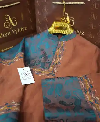 Türkmen fasonlar pombarh fasonlar Fasonlar 2025 fasonlar fason moda modalar Bezen bezen Türkmen fasonlar 2026 Türkmen fasonlar 2025 Türkmen fasonlar 2024 Türkmen fasonlar 2023 turkmenistan türkmenistan turkmen türkmen ashgabat  asgabat aşgabat balkan mary lebap dashoguz dasoguz daşoguz pombarh ponbarhat gulyupek gülýüpek stapel ştapel Gralan Çüýdeşen Abaýa Gadymy Krep Gurultaý 	Keteni Ýüpek Şifon Gipýur Lyon Welwet Atlas Kaşemir Streýç Suzana Ştapel Gülýüpek Pombarh Ýupka Gursakça Aksesuarlar Palto Penjek Okuw eşik Fata Sport eşik Uniforma Nakidka Öýme Şarf kompýuter ýaka ýaglyk Arenda köýnek 2nji el köýnek Taýyn köýnek Matalar Milli lybas milli lybaslar Toý köýnek Toý köýnekler toy koynek toy koynekler gundelik koynekler Gündelik	 
 köýnekler fata koynek Modern taze fason Eskiz koynektm turkmenkoynek türkmenkoynek fason moda moda fasonlar Iş eşik el iş	sada	ýakaly ýakasyz	keşdeli biserli	ýeňli giň nagyşly ýüregi açyk stoýka ýaka ýanly kombinasiýa 	zerli üsti aşak guşakly seçekli gysga ýeňli 