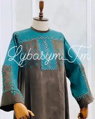 Türkmen fasonlar pombarh fasonlar Fasonlar 2025 fasonlar fason moda modalar Bezen bezen Türkmen fasonlar 2026 Türkmen fasonlar 2025 Türkmen fasonlar 2024 Türkmen fasonlar 2023 turkmenistan türkmenistan turkmen türkmen ashgabat  asgabat aşgabat balkan mary lebap dashoguz dasoguz daşoguz pombarh ponbarhat gulyupek gülýüpek stapel ştapel Gralan Çüýdeşen Abaýa Gadymy Krep Gurultaý 	Keteni Ýüpek Şifon Gipýur Lyon Welwet Atlas Kaşemir Streýç Suzana Ştapel Gülýüpek Pombarh Ýupka Gursakça Aksesuarlar Palto Penjek Okuw eşik Fata Sport eşik Uniforma Nakidka Öýme Şarf kompýuter ýaka ýaglyk Arenda köýnek 2nji el köýnek Taýyn köýnek Matalar Milli lybas milli lybaslar Toý köýnek Toý köýnekler toy koynek toy koynekler gundelik koynekler Gündelik	 
 köýnekler fata koynek Modern taze fason Eskiz koynektm turkmenkoynek türkmenkoynek fason moda moda fasonlar Iş eşik el iş	sada	ýakaly ýakasyz	keşdeli biserli	ýeňli giň nagyşly ýüregi açyk stoýka ýaka ýanly kombinasiýa 	zerli üsti aşak guşakly seçekli gysga ýeňli Gülýüpek Toý köýnek el iş, ýakaly, ýakasyz  Gök, Wizon