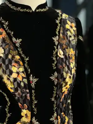 Türkmen fasonlar pombarh fasonlar Fasonlar 2025 fasonlar fason moda modalar Bezen bezen Türkmen fasonlar 2026 Türkmen fasonlar 2025 Türkmen fasonlar 2024 Türkmen fasonlar 2023 turkmenistan türkmenistan turkmen türkmen ashgabat  asgabat aşgabat balkan mary lebap dashoguz dasoguz daşoguz pombarh ponbarhat gulyupek gülýüpek stapel ştapel Gralan Çüýdeşen Abaýa Gadymy Krep Gurultaý 	Keteni Ýüpek Şifon Gipýur Lyon Welwet Atlas Kaşemir Streýç Suzana Ştapel Gülýüpek Pombarh Ýupka Gursakça Aksesuarlar Palto Penjek Okuw eşik Fata Sport eşik Uniforma Nakidka Öýme Şarf kompýuter ýaka ýaglyk Arenda köýnek 2nji el köýnek Taýyn köýnek Matalar Milli lybas milli lybaslar Toý köýnek Toý köýnekler toy koynek toy koynekler gundelik koynekler Gündelik	 
 köýnekler fata koynek Modern taze fason Eskiz koynektm turkmenkoynek türkmenkoynek fason moda moda fasonlar Iş eşik el iş	sada	ýakaly ýakasyz	keşdeli biserli	ýeňli giň nagyşly ýüregi açyk stoýka ýaka ýanly kombinasiýa 	zerli üsti aşak guşakly seçekli gysga ýeňli Panbarhat (Pombarh) Toý köýnek biserli  Gara, Bežewyý, Sary