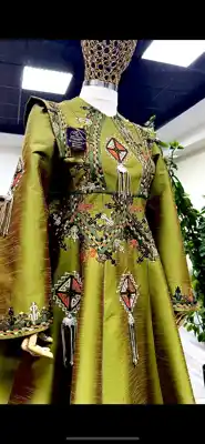 Türkmen fasonlar pombarh fasonlar Fasonlar 2025 fasonlar fason moda modalar Bezen bezen Türkmen fasonlar 2026 Türkmen fasonlar 2025 Türkmen fasonlar 2024 Türkmen fasonlar 2023 turkmenistan türkmenistan turkmen türkmen ashgabat  asgabat aşgabat balkan mary lebap dashoguz dasoguz daşoguz pombarh ponbarhat gulyupek gülýüpek stapel ştapel Gralan Çüýdeşen Abaýa Gadymy Krep Gurultaý 	Keteni Ýüpek Şifon Gipýur Lyon Welwet Atlas Kaşemir Streýç Suzana Ştapel Gülýüpek Pombarh Ýupka Gursakça Aksesuarlar Palto Penjek Okuw eşik Fata Sport eşik Uniforma Nakidka Öýme Şarf kompýuter ýaka ýaglyk Arenda köýnek 2nji el köýnek Taýyn köýnek Matalar Milli lybas milli lybaslar Toý köýnek Toý köýnekler toy koynek toy koynekler gundelik koynekler Gündelik	 
 köýnekler fata koynek Modern taze fason Eskiz koynektm turkmenkoynek türkmenkoynek fason moda moda fasonlar Iş eşik el iş	sada	ýakaly ýakasyz	keşdeli biserli	ýeňli giň nagyşly ýüregi açyk stoýka ýaka ýanly kombinasiýa 	zerli üsti aşak guşakly seçekli gysga ýeňli Keteni, Atlas Toý köýnek el iş, keşdeli, ýakaly, ýeňli  Altyn