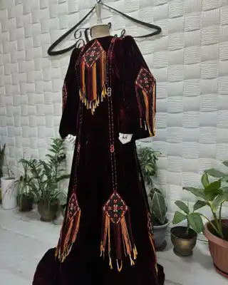 Türkmen fasonlar pombarh fasonlar Fasonlar 2025 fasonlar fason moda modalar Bezen bezen Türkmen fasonlar 2026 Türkmen fasonlar 2025 Türkmen fasonlar 2024 Türkmen fasonlar 2023 turkmenistan türkmenistan turkmen türkmen ashgabat  asgabat aşgabat balkan mary lebap dashoguz dasoguz daşoguz pombarh ponbarhat gulyupek gülýüpek stapel ştapel Gralan Çüýdeşen Abaýa Gadymy Krep Gurultaý 	Keteni Ýüpek Şifon Gipýur Lyon Welwet Atlas Kaşemir Streýç Suzana Ştapel Gülýüpek Pombarh Ýupka Gursakça Aksesuarlar Palto Penjek Okuw eşik Fata Sport eşik Uniforma Nakidka Öýme Şarf kompýuter ýaka ýaglyk Arenda köýnek 2nji el köýnek Taýyn köýnek Matalar Milli lybas milli lybaslar Toý köýnek Toý köýnekler toy koynek toy koynekler gundelik koynekler Gündelik	 
 köýnekler fata koynek Modern taze fason Eskiz koynektm turkmenkoynek türkmenkoynek fason moda moda fasonlar Iş eşik el iş	sada	ýakaly ýakasyz	keşdeli biserli	ýeňli giň nagyşly ýüregi açyk stoýka ýaka ýanly kombinasiýa 	zerli üsti aşak guşakly seçekli gysga ýeňli Panbarhat (Pombarh) Toý köýnek ýakaly, seçekli  Goýy-gyzyl