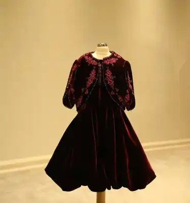 Türkmen fasonlar pombarh fasonlar Fasonlar 2025 fasonlar fason moda modalar Bezen bezen Türkmen fasonlar 2026 Türkmen fasonlar 2025 Türkmen fasonlar 2024 Türkmen fasonlar 2023 turkmenistan türkmenistan turkmen türkmen ashgabat  asgabat aşgabat balkan mary lebap dashoguz dasoguz daşoguz pombarh ponbarhat gulyupek gülýüpek stapel ştapel Gralan Çüýdeşen Abaýa Gadymy Krep Gurultaý 	Keteni Ýüpek Şifon Gipýur Lyon Welwet Atlas Kaşemir Streýç Suzana Ştapel Gülýüpek Pombarh Ýupka Gursakça Aksesuarlar Palto Penjek Okuw eşik Fata Sport eşik Uniforma Nakidka Öýme Şarf kompýuter ýaka ýaglyk Arenda köýnek 2nji el köýnek Taýyn köýnek Matalar Milli lybas milli lybaslar Toý köýnek Toý köýnekler toy koynek toy koynekler gundelik koynekler Gündelik	 
 köýnekler fata koynek Modern taze fason Eskiz koynektm turkmenkoynek türkmenkoynek fason moda moda fasonlar Iş eşik el iş	sada	ýakaly ýakasyz	keşdeli biserli	ýeňli giň nagyşly ýüregi açyk stoýka ýaka ýanly kombinasiýa 	zerli üsti aşak guşakly seçekli gysga ýeňli 