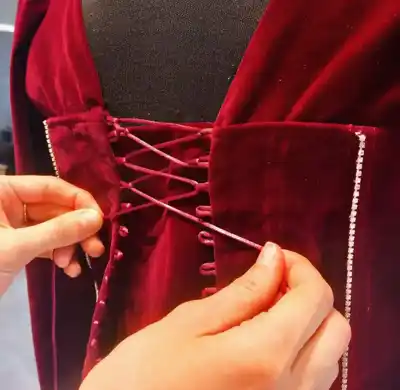 Türkmen fasonlar pombarh fasonlar Fasonlar 2025 fasonlar fason moda modalar Bezen bezen Türkmen fasonlar 2026 Türkmen fasonlar 2025 Türkmen fasonlar 2024 Türkmen fasonlar 2023 turkmenistan türkmenistan turkmen türkmen ashgabat  asgabat aşgabat balkan mary lebap dashoguz dasoguz daşoguz pombarh ponbarhat gulyupek gülýüpek stapel ştapel Gralan Çüýdeşen Abaýa Gadymy Krep Gurultaý 	Keteni Ýüpek Şifon Gipýur Lyon Welwet Atlas Kaşemir Streýç Suzana Ştapel Gülýüpek Pombarh Ýupka Gursakça Aksesuarlar Palto Penjek Okuw eşik Fata Sport eşik Uniforma Nakidka Öýme Şarf kompýuter ýaka ýaglyk Arenda köýnek 2nji el köýnek Taýyn köýnek Matalar Milli lybas milli lybaslar Toý köýnek Toý köýnekler toy koynek toy koynekler gundelik koynekler Gündelik	 
 köýnekler fata koynek Modern taze fason Eskiz koynektm turkmenkoynek türkmenkoynek fason moda moda fasonlar Iş eşik el iş	sada	ýakaly ýakasyz	keşdeli biserli	ýeňli giň nagyşly ýüregi açyk stoýka ýaka ýanly kombinasiýa 	zerli üsti aşak guşakly seçekli gysga ýeňli Panbarhat (Pombarh) Iş eşik el iş, sada, ýakasyz, ýeňli, giň 26-35, 35+ Goýy-gyzyl, Gülgüne guyz