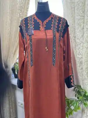 Türkmen fasonlar pombarh fasonlar Fasonlar 2025 fasonlar fason moda modalar Bezen bezen Türkmen fasonlar 2026 Türkmen fasonlar 2025 Türkmen fasonlar 2024 Türkmen fasonlar 2023 turkmenistan türkmenistan turkmen türkmen ashgabat  asgabat aşgabat balkan mary lebap dashoguz dasoguz daşoguz pombarh ponbarhat gulyupek gülýüpek stapel ştapel Gralan Çüýdeşen Abaýa Gadymy Krep Gurultaý 	Keteni Ýüpek Şifon Gipýur Lyon Welwet Atlas Kaşemir Streýç Suzana Ştapel Gülýüpek Pombarh Ýupka Gursakça Aksesuarlar Palto Penjek Okuw eşik Fata Sport eşik Uniforma Nakidka Öýme Şarf kompýuter ýaka ýaglyk Arenda köýnek 2nji el köýnek Taýyn köýnek Matalar Milli lybas milli lybaslar Toý köýnek Toý köýnekler toy koynek toy koynekler gundelik koynekler Gündelik	 
 köýnekler fata koynek Modern taze fason Eskiz koynektm turkmenkoynek türkmenkoynek fason moda moda fasonlar Iş eşik el iş	sada	ýakaly ýakasyz	keşdeli biserli	ýeňli giň nagyşly ýüregi açyk stoýka ýaka ýanly kombinasiýa 	zerli üsti aşak guşakly seçekli gysga ýeňli Lyon, Gülýüpek Toý köýnek keşdeli, ýakasyz, ýeňli 26-35, 35+ Çal, Gyzyl