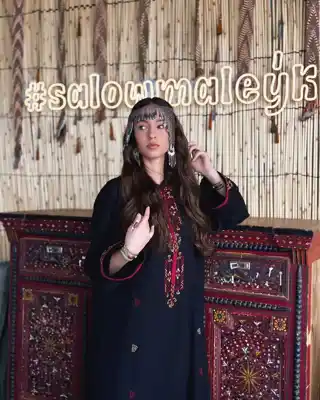 Türkmen fasonlar pombarh fasonlar Fasonlar 2025 fasonlar fason moda modalar Bezen bezen Türkmen fasonlar 2026 Türkmen fasonlar 2025 Türkmen fasonlar 2024 Türkmen fasonlar 2023 turkmenistan türkmenistan turkmen türkmen ashgabat  asgabat aşgabat balkan mary lebap dashoguz dasoguz daşoguz pombarh ponbarhat gulyupek gülýüpek stapel ştapel Gralan Çüýdeşen Abaýa Gadymy Krep Gurultaý 	Keteni Ýüpek Şifon Gipýur Lyon Welwet Atlas Kaşemir Streýç Suzana Ştapel Gülýüpek Pombarh Ýupka Gursakça Aksesuarlar Palto Penjek Okuw eşik Fata Sport eşik Uniforma Nakidka Öýme Şarf kompýuter ýaka ýaglyk Arenda köýnek 2nji el köýnek Taýyn köýnek Matalar Milli lybas milli lybaslar Toý köýnek Toý köýnekler toy koynek toy koynekler gundelik koynekler Gündelik	 
 köýnekler fata koynek Modern taze fason Eskiz koynektm turkmenkoynek türkmenkoynek fason moda moda fasonlar Iş eşik el iş	sada	ýakaly ýakasyz	keşdeli biserli	ýeňli giň nagyşly ýüregi açyk stoýka ýaka ýanly kombinasiýa 	zerli üsti aşak guşakly seçekli gysga ýeňli Lyon Toý köýnek, Gündelik el iş  Gara