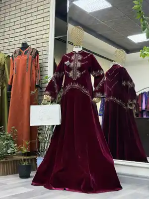 Türkmen fasonlar pombarh fasonlar Fasonlar 2025 fasonlar fason moda modalar Bezen bezen Türkmen fasonlar 2026 Türkmen fasonlar 2025 Türkmen fasonlar 2024 Türkmen fasonlar 2023 turkmenistan türkmenistan turkmen türkmen ashgabat  asgabat aşgabat balkan mary lebap dashoguz dasoguz daşoguz pombarh ponbarhat gulyupek gülýüpek stapel ştapel Gralan Çüýdeşen Abaýa Gadymy Krep Gurultaý 	Keteni Ýüpek Şifon Gipýur Lyon Welwet Atlas Kaşemir Streýç Suzana Ştapel Gülýüpek Pombarh Ýupka Gursakça Aksesuarlar Palto Penjek Okuw eşik Fata Sport eşik Uniforma Nakidka Öýme Şarf kompýuter ýaka ýaglyk Arenda köýnek 2nji el köýnek Taýyn köýnek Matalar Milli lybas milli lybaslar Toý köýnek Toý köýnekler toy koynek toy koynekler gundelik koynekler Gündelik	 
 köýnekler fata koynek Modern taze fason Eskiz koynektm turkmenkoynek türkmenkoynek fason moda moda fasonlar Iş eşik el iş	sada	ýakaly ýakasyz	keşdeli biserli	ýeňli giň nagyşly ýüregi açyk stoýka ýaka ýanly kombinasiýa 	zerli üsti aşak guşakly seçekli gysga ýeňli Panbarhat (Pombarh) Uçurym köýnek el iş, ýakaly, ýeňli, giň 17-25 Goýy-gyzyl guyz