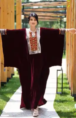 Türkmen fasonlar pombarh fasonlar Fasonlar 2025 fasonlar fason moda modalar Bezen bezen Türkmen fasonlar 2026 Türkmen fasonlar 2025 Türkmen fasonlar 2024 Türkmen fasonlar 2023 turkmenistan türkmenistan turkmen türkmen ashgabat  asgabat aşgabat balkan mary lebap dashoguz dasoguz daşoguz pombarh ponbarhat gulyupek gülýüpek stapel ştapel Gralan Çüýdeşen Abaýa Gadymy Krep Gurultaý 	Keteni Ýüpek Şifon Gipýur Lyon Welwet Atlas Kaşemir Streýç Suzana Ştapel Gülýüpek Pombarh Ýupka Gursakça Aksesuarlar Palto Penjek Okuw eşik Fata Sport eşik Uniforma Nakidka Öýme Şarf kompýuter ýaka ýaglyk Arenda köýnek 2nji el köýnek Taýyn köýnek Matalar Milli lybas milli lybaslar Toý köýnek Toý köýnekler toy koynek toy koynekler gundelik koynekler Gündelik	 
 köýnekler fata koynek Modern taze fason Eskiz koynektm turkmenkoynek türkmenkoynek fason moda moda fasonlar Iş eşik el iş	sada	ýakaly ýakasyz	keşdeli biserli	ýeňli giň nagyşly ýüregi açyk stoýka ýaka ýanly kombinasiýa 	zerli üsti aşak guşakly seçekli gysga ýeňli Panbarhat (Pombarh) Toý köýnek ýakaly, ýeňli, giň 17-25, 26-35 Goýy-gyzyl yaz, guyz, gysh