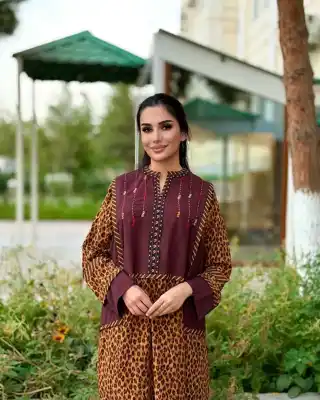 Türkmen fasonlar pombarh fasonlar Fasonlar 2025 fasonlar fason moda modalar Bezen bezen Türkmen fasonlar 2026 Türkmen fasonlar 2025 Türkmen fasonlar 2024 Türkmen fasonlar 2023 turkmenistan türkmenistan turkmen türkmen ashgabat  asgabat aşgabat balkan mary lebap dashoguz dasoguz daşoguz pombarh ponbarhat gulyupek gülýüpek stapel ştapel Gralan Çüýdeşen Abaýa Gadymy Krep Gurultaý 	Keteni Ýüpek Şifon Gipýur Lyon Welwet Atlas Kaşemir Streýç Suzana Ştapel Gülýüpek Pombarh Ýupka Gursakça Aksesuarlar Palto Penjek Okuw eşik Fata Sport eşik Uniforma Nakidka Öýme Şarf kompýuter ýaka ýaglyk Arenda köýnek 2nji el köýnek Taýyn köýnek Matalar Milli lybas milli lybaslar Toý köýnek Toý köýnekler toy koynek toy koynekler gundelik koynekler Gündelik	 
 köýnekler fata koynek Modern taze fason Eskiz koynektm turkmenkoynek türkmenkoynek fason moda moda fasonlar Iş eşik el iş	sada	ýakaly ýakasyz	keşdeli biserli	ýeňli giň nagyşly ýüregi açyk stoýka ýaka ýanly kombinasiýa 	zerli üsti aşak guşakly seçekli gysga ýeňli Ştapel, Ipeker Milli lybas el iş, keşdeli, ýakaly, ýeňli, giň 17-25, 26-35 Goýy-gyzyl, Mämişi yaz, tomus, guyz, gysh