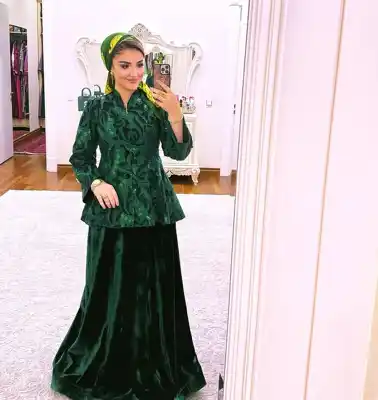 Türkmen fasonlar pombarh fasonlar Fasonlar 2025 fasonlar fason moda modalar Bezen bezen Türkmen fasonlar 2026 Türkmen fasonlar 2025 Türkmen fasonlar 2024 Türkmen fasonlar 2023 turkmenistan türkmenistan turkmen türkmen ashgabat  asgabat aşgabat balkan mary lebap dashoguz dasoguz daşoguz pombarh ponbarhat gulyupek gülýüpek stapel ştapel Gralan Çüýdeşen Abaýa Gadymy Krep Gurultaý 	Keteni Ýüpek Şifon Gipýur Lyon Welwet Atlas Kaşemir Streýç Suzana Ştapel Gülýüpek Pombarh Ýupka Gursakça Aksesuarlar Palto Penjek Okuw eşik Fata Sport eşik Uniforma Nakidka Öýme Şarf kompýuter ýaka ýaglyk Arenda köýnek 2nji el köýnek Taýyn köýnek Matalar Milli lybas milli lybaslar Toý köýnek Toý köýnekler toy koynek toy koynekler gundelik koynekler Gündelik	 
 köýnekler fata koynek Modern taze fason Eskiz koynektm turkmenkoynek türkmenkoynek fason moda moda fasonlar Iş eşik el iş	sada	ýakaly ýakasyz	keşdeli biserli	ýeňli giň nagyşly ýüregi açyk stoýka ýaka ýanly kombinasiýa 	zerli üsti aşak guşakly seçekli gysga ýeňli Keteni, Panbarhat (Pombarh) Toý köýnek el iş, sada, ýakasyz, ýeňli, kombinasiýa 26-35, 35+ Haki, Goýy-ýaşyl yaz, guyz