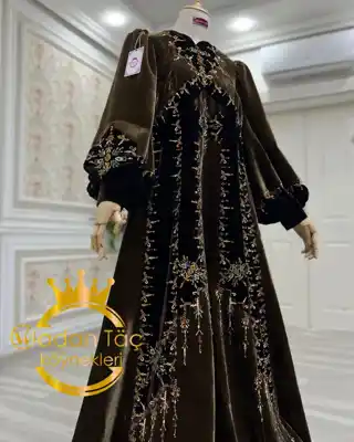 Türkmen fasonlar pombarh fasonlar Fasonlar 2025 fasonlar fason moda modalar Bezen bezen Türkmen fasonlar 2026 Türkmen fasonlar 2025 Türkmen fasonlar 2024 Türkmen fasonlar 2023 turkmenistan türkmenistan turkmen türkmen ashgabat  asgabat aşgabat balkan mary lebap dashoguz dasoguz daşoguz pombarh ponbarhat gulyupek gülýüpek stapel ştapel Gralan Çüýdeşen Abaýa Gadymy Krep Gurultaý 	Keteni Ýüpek Şifon Gipýur Lyon Welwet Atlas Kaşemir Streýç Suzana Ştapel Gülýüpek Pombarh Ýupka Gursakça Aksesuarlar Palto Penjek Okuw eşik Fata Sport eşik Uniforma Nakidka Öýme Şarf kompýuter ýaka ýaglyk Arenda köýnek 2nji el köýnek Taýyn köýnek Matalar Milli lybas milli lybaslar Toý köýnek Toý köýnekler toy koynek toy koynekler gundelik koynekler Gündelik	 
 köýnekler fata koynek Modern taze fason Eskiz koynektm turkmenkoynek türkmenkoynek fason moda moda fasonlar Iş eşik el iş	sada	ýakaly ýakasyz	keşdeli biserli	ýeňli giň nagyşly ýüregi açyk stoýka ýaka ýanly kombinasiýa 	zerli üsti aşak guşakly seçekli gysga ýeňli Panbarhat (Pombarh) Toý köýnek, Gündelik el iş, ýakasyz  Haki