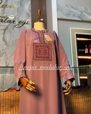 Türkmen fasonlar pombarh fasonlar Fasonlar 2025 fasonlar fason moda modalar Bezen bezen Türkmen fasonlar 2026 Türkmen fasonlar 2025 Türkmen fasonlar 2024 Türkmen fasonlar 2023 turkmenistan türkmenistan turkmen türkmen ashgabat  asgabat aşgabat balkan mary lebap dashoguz dasoguz daşoguz pombarh ponbarhat gulyupek gülýüpek stapel ştapel Gralan Çüýdeşen Abaýa Gadymy Krep Gurultaý 	Keteni Ýüpek Şifon Gipýur Lyon Welwet Atlas Kaşemir Streýç Suzana Ştapel Gülýüpek Pombarh Ýupka Gursakça Aksesuarlar Palto Penjek Okuw eşik Fata Sport eşik Uniforma Nakidka Öýme Şarf kompýuter ýaka ýaglyk Arenda köýnek 2nji el köýnek Taýyn köýnek Matalar Milli lybas milli lybaslar Toý köýnek Toý köýnekler toy koynek toy koynekler gundelik koynekler Gündelik	 
 köýnekler fata koynek Modern taze fason Eskiz koynektm turkmenkoynek türkmenkoynek fason moda moda fasonlar Iş eşik el iş	sada	ýakaly ýakasyz	keşdeli biserli	ýeňli giň nagyşly ýüregi açyk stoýka ýaka ýanly kombinasiýa 	zerli üsti aşak guşakly seçekli gysga ýeňli Suzana Toý köýnek el iş, ýakaly  Pudra