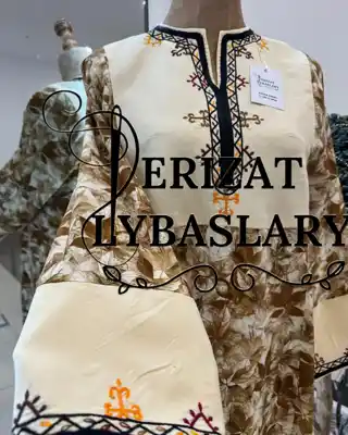 Türkmen fasonlar pombarh fasonlar Fasonlar 2025 fasonlar fason moda modalar Bezen bezen Türkmen fasonlar 2026 Türkmen fasonlar 2025 Türkmen fasonlar 2024 Türkmen fasonlar 2023 turkmenistan türkmenistan turkmen türkmen ashgabat  asgabat aşgabat balkan mary lebap dashoguz dasoguz daşoguz pombarh ponbarhat gulyupek gülýüpek stapel ştapel Gralan Çüýdeşen Abaýa Gadymy Krep Gurultaý 	Keteni Ýüpek Şifon Gipýur Lyon Welwet Atlas Kaşemir Streýç Suzana Ştapel Gülýüpek Pombarh Ýupka Gursakça Aksesuarlar Palto Penjek Okuw eşik Fata Sport eşik Uniforma Nakidka Öýme Şarf kompýuter ýaka ýaglyk Arenda köýnek 2nji el köýnek Taýyn köýnek Matalar Milli lybas milli lybaslar Toý köýnek Toý köýnekler toy koynek toy koynekler gundelik koynekler Gündelik	 
 köýnekler fata koynek Modern taze fason Eskiz koynektm turkmenkoynek türkmenkoynek fason moda moda fasonlar Iş eşik el iş	sada	ýakaly ýakasyz	keşdeli biserli	ýeňli giň nagyşly ýüregi açyk stoýka ýaka ýanly kombinasiýa 	zerli üsti aşak guşakly seçekli gysga ýeňli Lyon Gündelik el iş, ýakaly, ýüregi açyk  Goňur