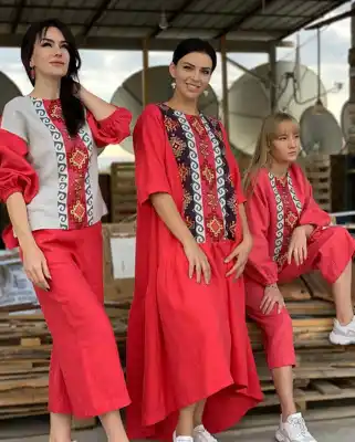 Türkmen fasonlar pombarh fasonlar Fasonlar 2025 fasonlar fason moda modalar Bezen bezen Türkmen fasonlar 2026 Türkmen fasonlar 2025 Türkmen fasonlar 2024 Türkmen fasonlar 2023 turkmenistan türkmenistan turkmen türkmen ashgabat  asgabat aşgabat balkan mary lebap dashoguz dasoguz daşoguz pombarh ponbarhat gulyupek gülýüpek stapel ştapel Gralan Çüýdeşen Abaýa Gadymy Krep Gurultaý 	Keteni Ýüpek Şifon Gipýur Lyon Welwet Atlas Kaşemir Streýç Suzana Ştapel Gülýüpek Pombarh Ýupka Gursakça Aksesuarlar Palto Penjek Okuw eşik Fata Sport eşik Uniforma Nakidka Öýme Şarf kompýuter ýaka ýaglyk Arenda köýnek 2nji el köýnek Taýyn köýnek Matalar Milli lybas milli lybaslar Toý köýnek Toý köýnekler toy koynek toy koynekler gundelik koynekler Gündelik	 
 köýnekler fata koynek Modern taze fason Eskiz koynektm turkmenkoynek türkmenkoynek fason moda moda fasonlar Iş eşik el iş	sada	ýakaly ýakasyz	keşdeli biserli	ýeňli giň nagyşly ýüregi açyk stoýka ýaka ýanly kombinasiýa 	zerli üsti aşak guşakly seçekli gysga ýeňli Keteni Modern, Milli lybas keşdeli, ýakasyz, gysga ýeňli, giň, üsti aşak, nagyşly 17-25, 26-35 Gyzyl yaz, tomus, guyz