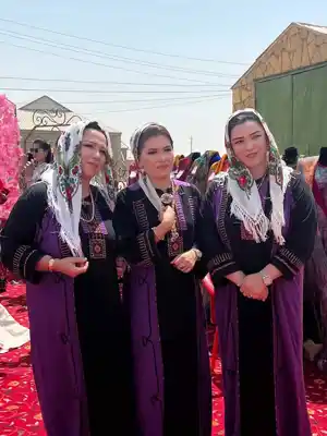 Türkmen fasonlar pombarh fasonlar Fasonlar 2025 fasonlar fason moda modalar Bezen bezen Türkmen fasonlar 2026 Türkmen fasonlar 2025 Türkmen fasonlar 2024 Türkmen fasonlar 2023 turkmenistan türkmenistan turkmen türkmen ashgabat  asgabat aşgabat balkan mary lebap dashoguz dasoguz daşoguz pombarh ponbarhat gulyupek gülýüpek stapel ştapel Gralan Çüýdeşen Abaýa Gadymy Krep Gurultaý 	Keteni Ýüpek Şifon Gipýur Lyon Welwet Atlas Kaşemir Streýç Suzana Ştapel Gülýüpek Pombarh Ýupka Gursakça Aksesuarlar Palto Penjek Okuw eşik Fata Sport eşik Uniforma Nakidka Öýme Şarf kompýuter ýaka ýaglyk Arenda köýnek 2nji el köýnek Taýyn köýnek Matalar Milli lybas milli lybaslar Toý köýnek Toý köýnekler toy koynek toy koynekler gundelik koynekler Gündelik	 
 köýnekler fata koynek Modern taze fason Eskiz koynektm turkmenkoynek türkmenkoynek fason moda moda fasonlar Iş eşik el iş	sada	ýakaly ýakasyz	keşdeli biserli	ýeňli giň nagyşly ýüregi açyk stoýka ýaka ýanly kombinasiýa 	zerli üsti aşak guşakly seçekli gysga ýeňli Ştapel, Gülýüpek Gündelik el iş, sada, ýakaly, ýeňli, giň 26-35, 35+ Gara, #4B2C75 tomus, guyz